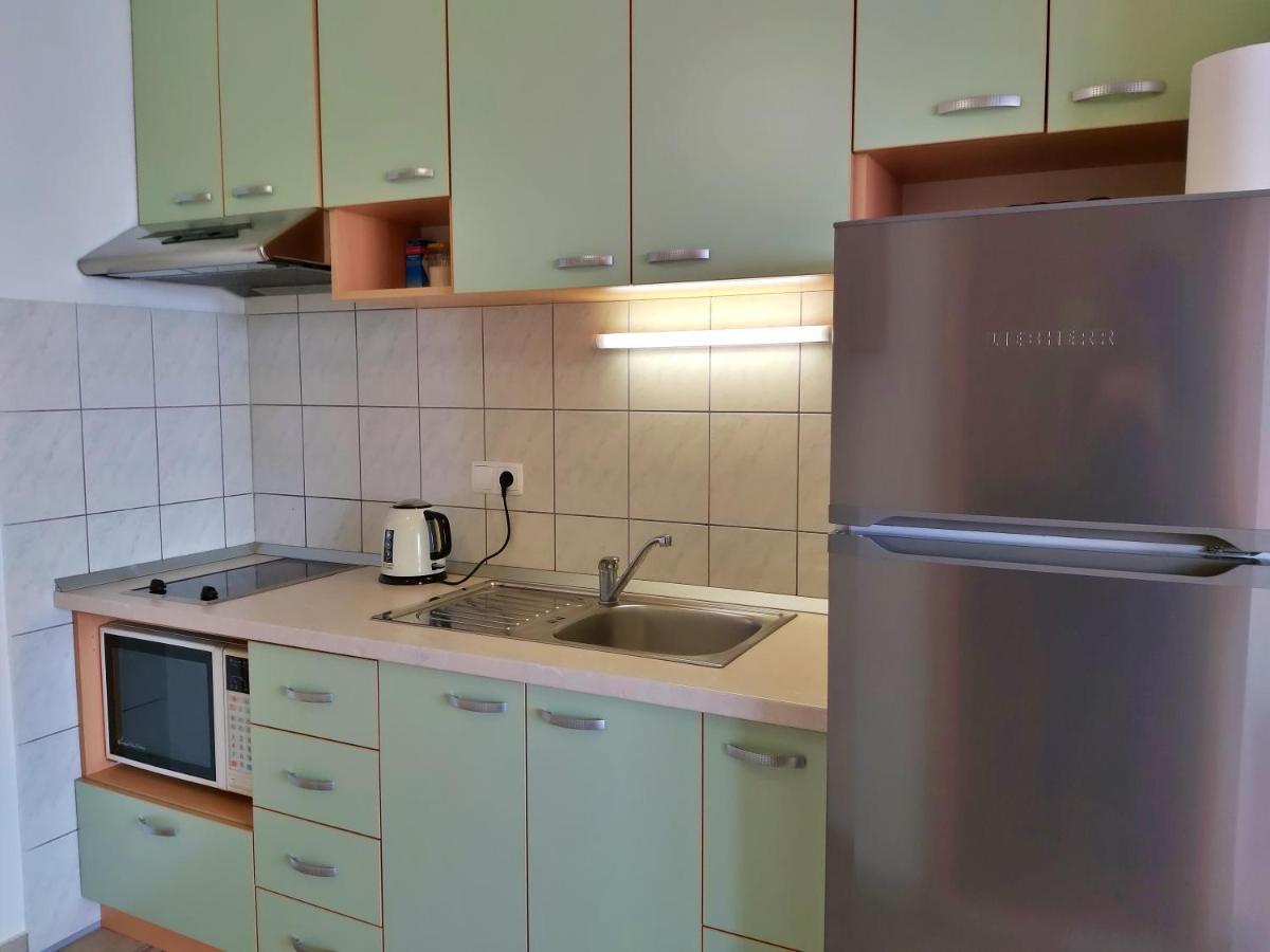 Apartments Borak โอมิช ภายนอก รูปภาพ